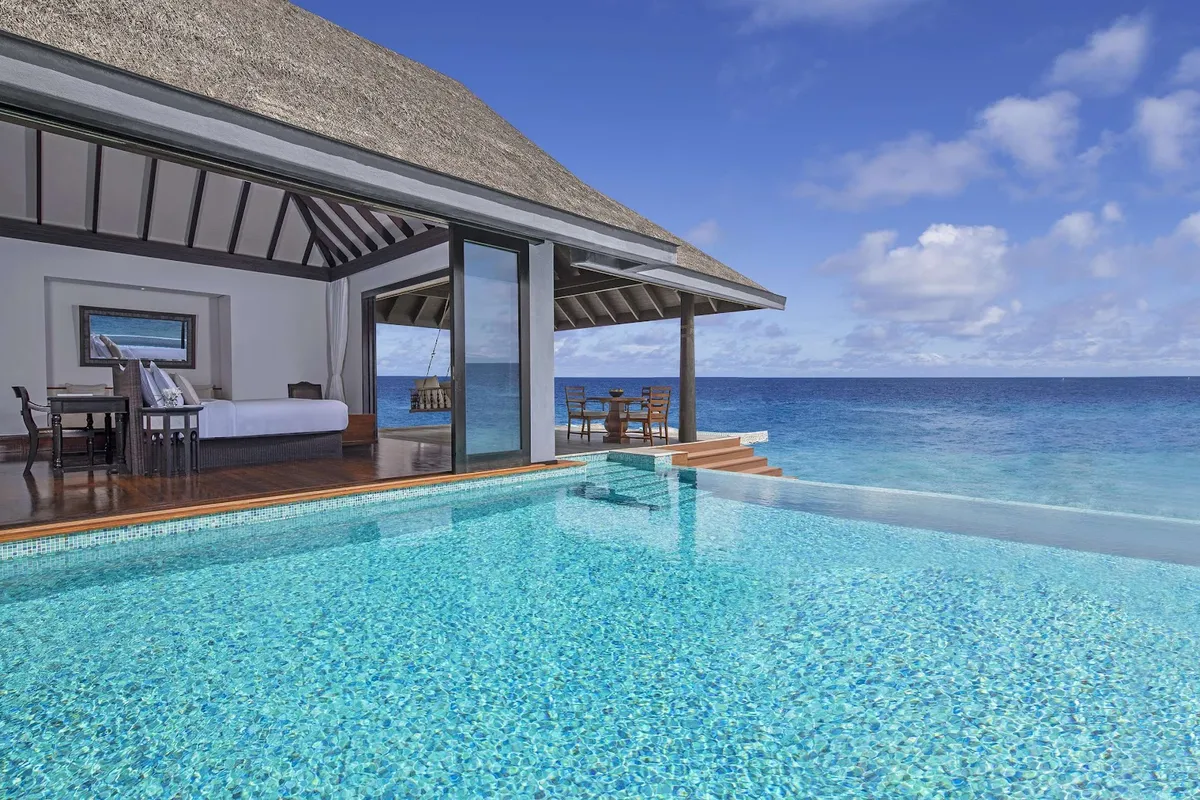 Anantara Kihavah Villas Review: A Definitive Guide to Maldives' Underwater Paradise