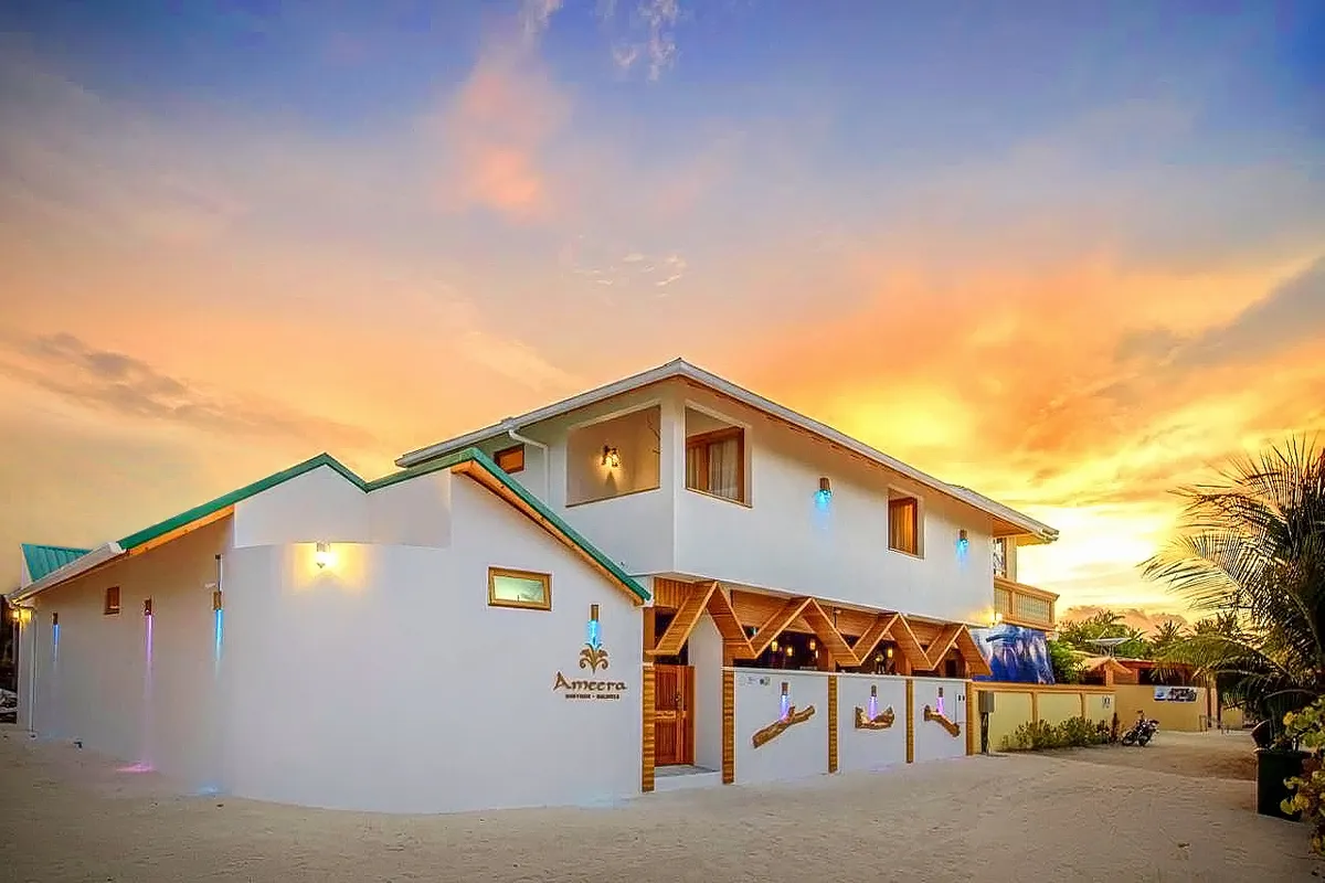 Dhiffushi Island: Complete Local Island Guide 2026 - Maldives local island beach