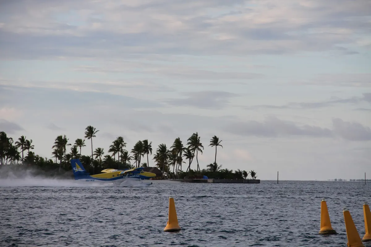 Flights from Canada to Maldives: Canadian Traveler Guide - Maldives travel guide