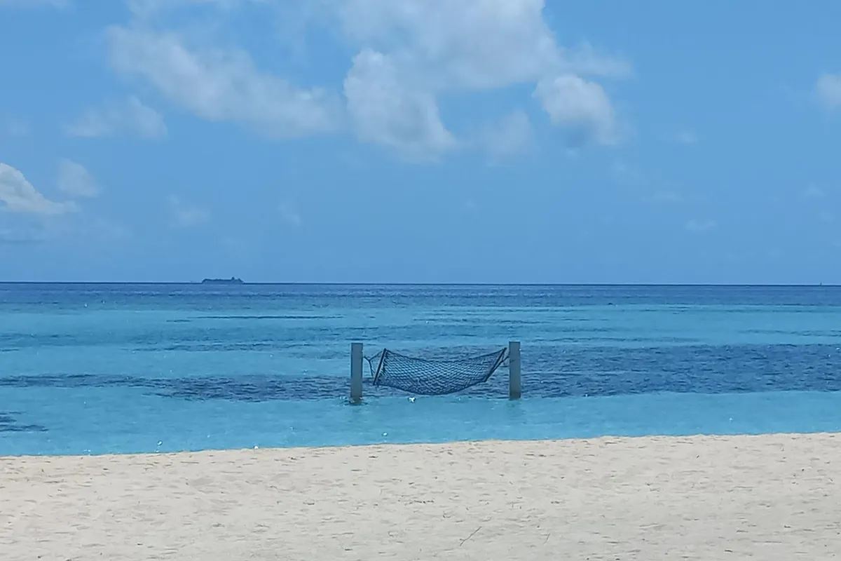 Solo Travel in the Maldives: Complete Independent Guide - Maldives travel guide