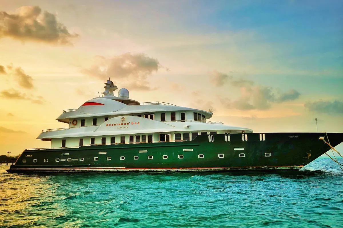 Dhaainkan'baa Maldives Liveaboard Charter | Exclusive Group Tours
