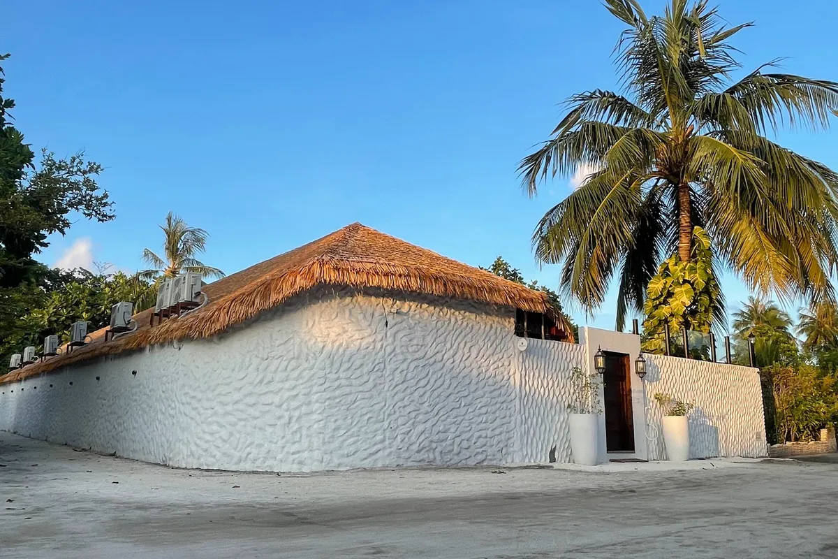 Atholhu Residence