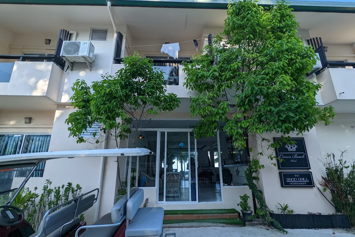 Crown Beach Maldives — guesthouse on Dhiffushi, North Malé Atoll