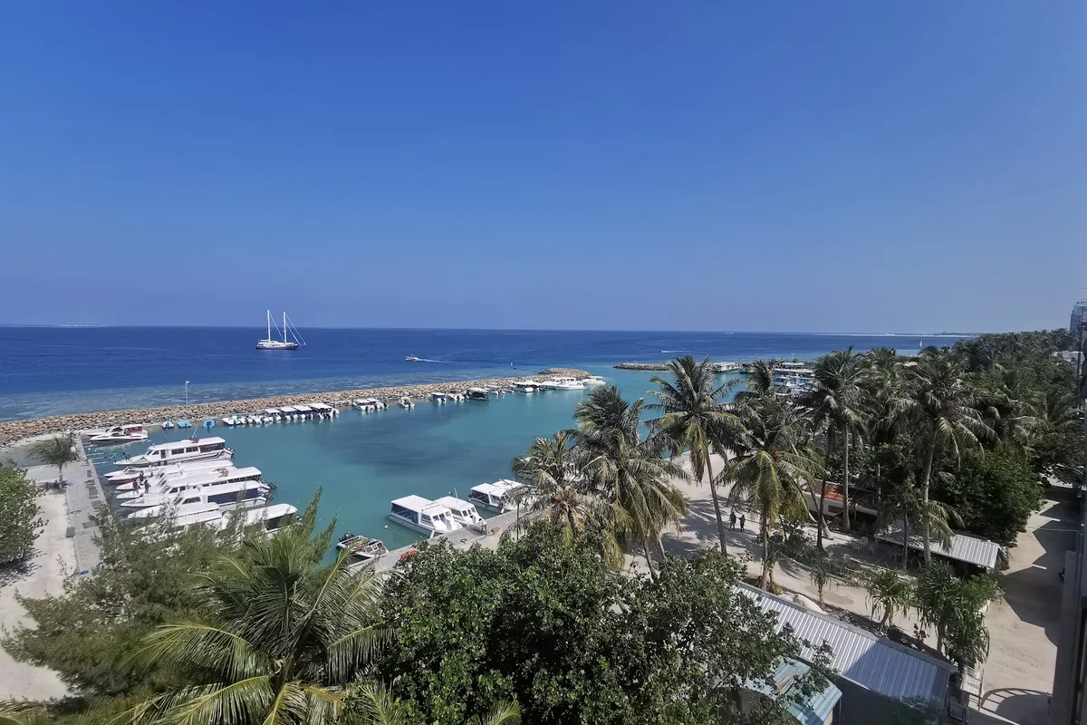 iCom Marina Sea View