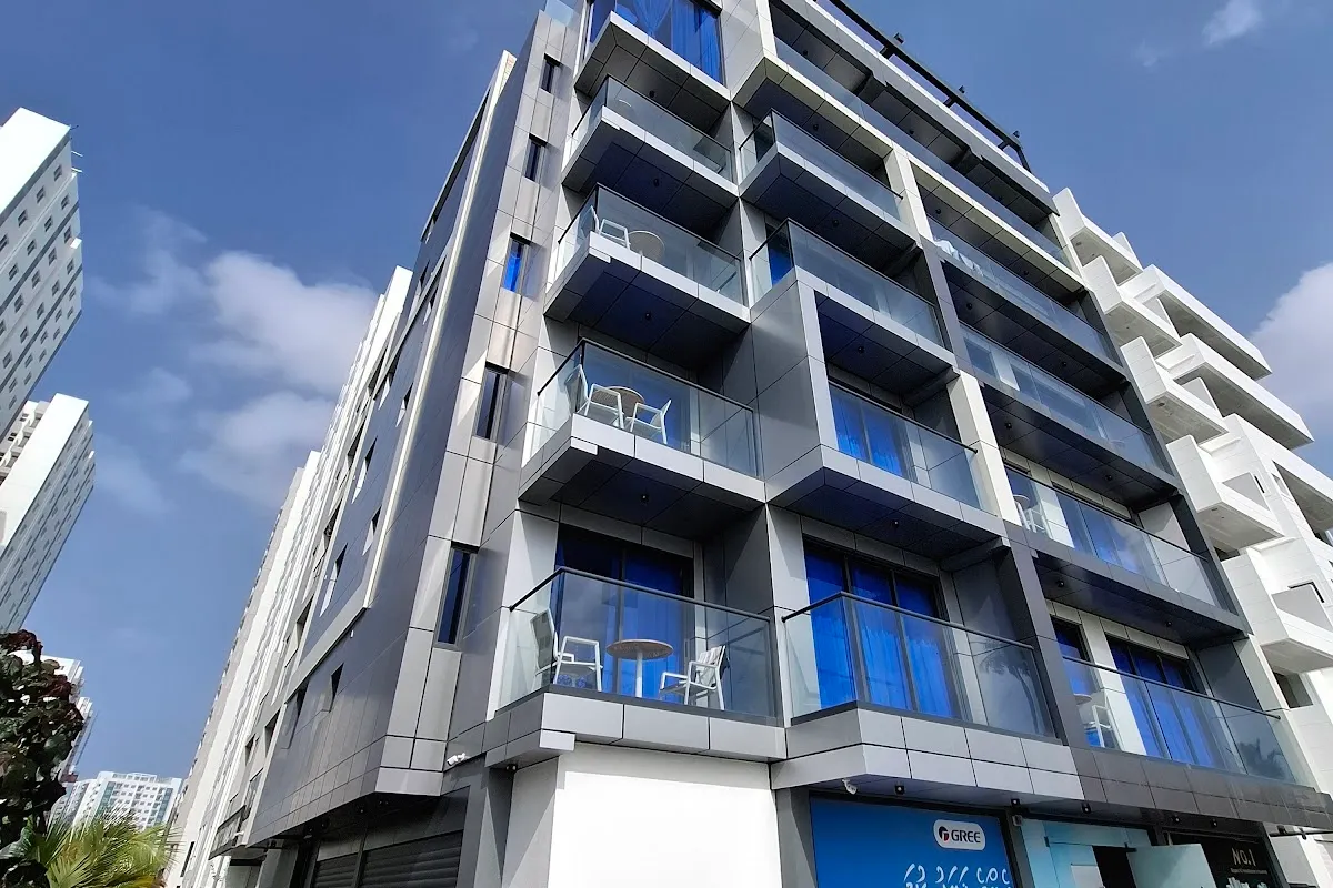 Lazzlla Apartments