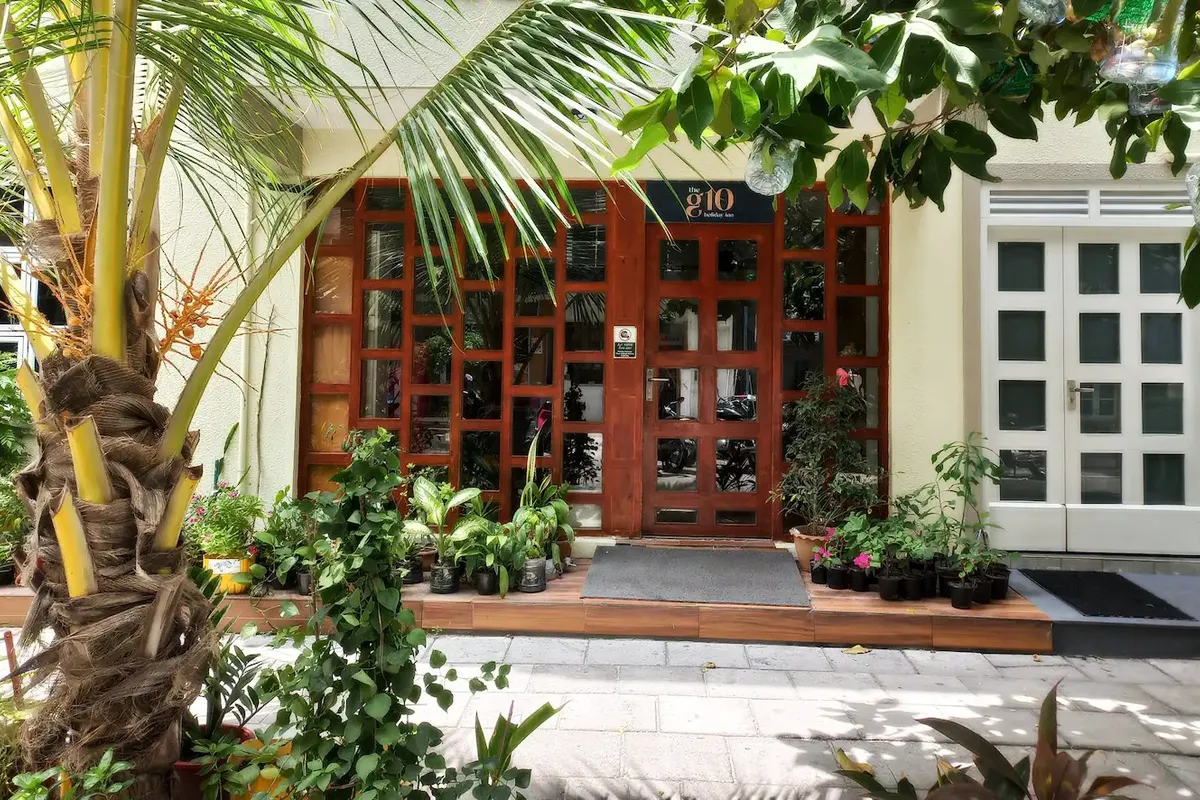 The G Ten Holiday Inn