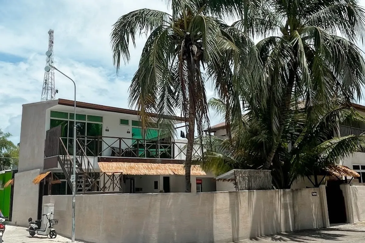 Twin Palms Surfhouse