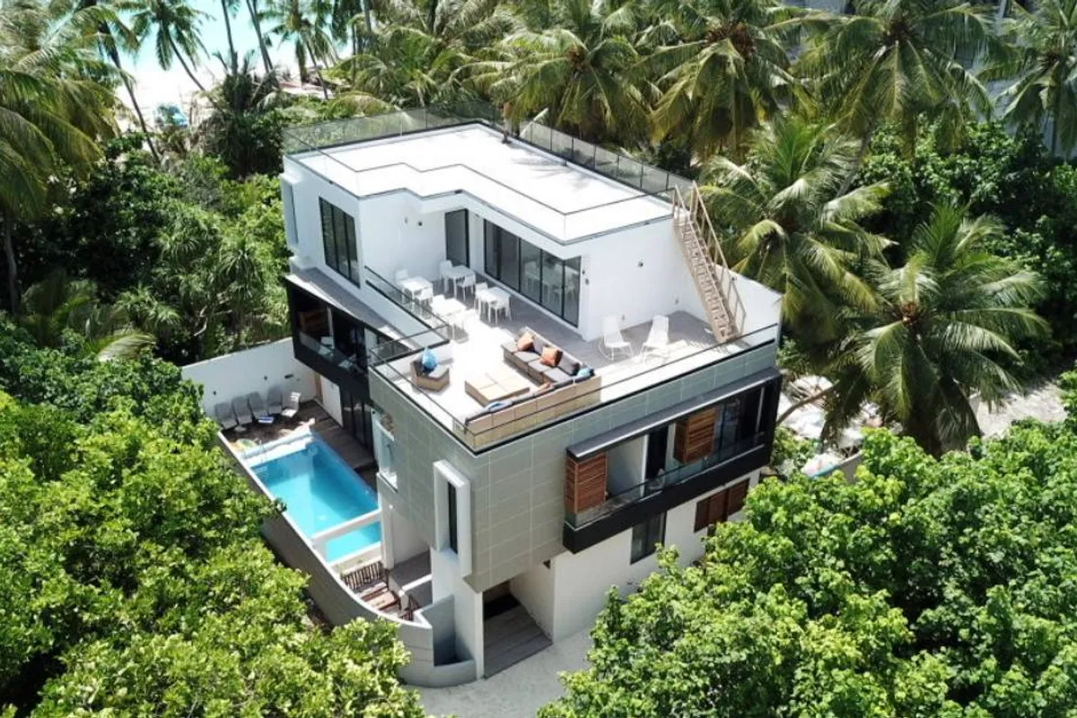 Unwind Dhigurah Travel Guide