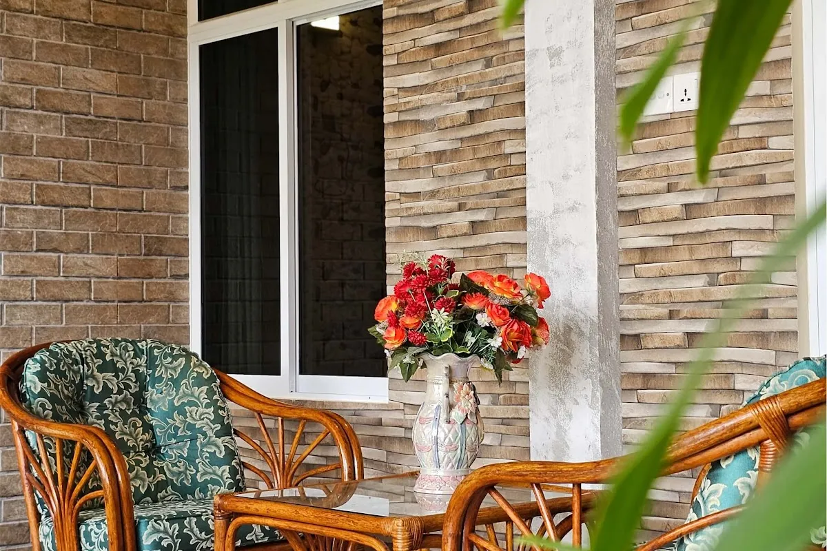 White Sand Inn Maamigili