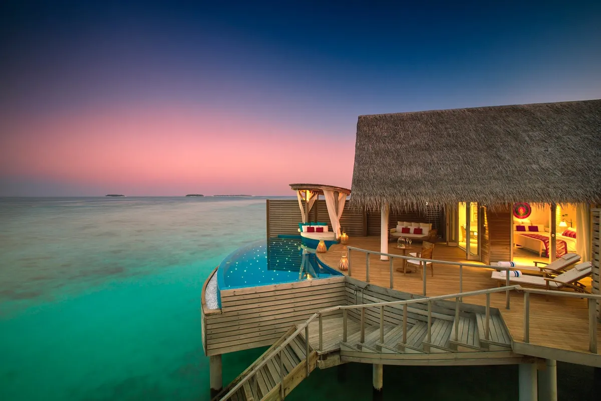 Dharavandhoo - Maldives local island