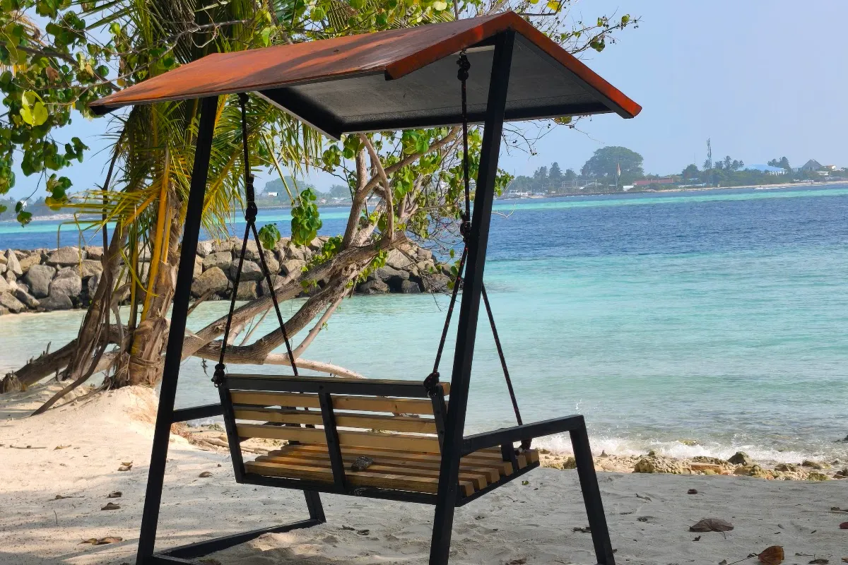 Felidhoo - Maldives local island