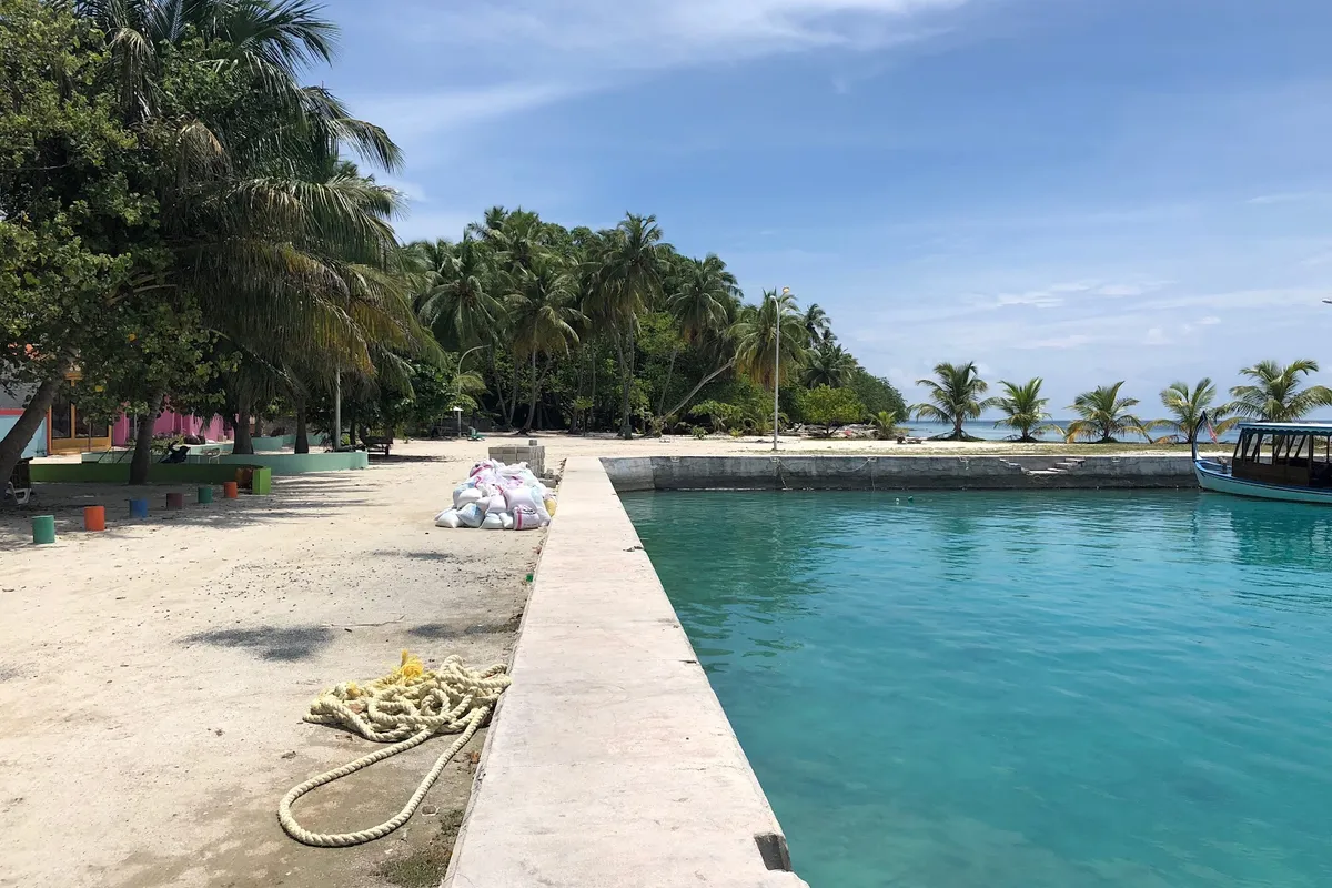 Hangnaameedhoo - Maldives local island