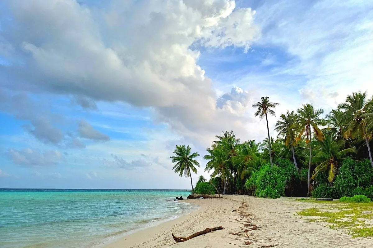 Himandhoo - Maldives local island