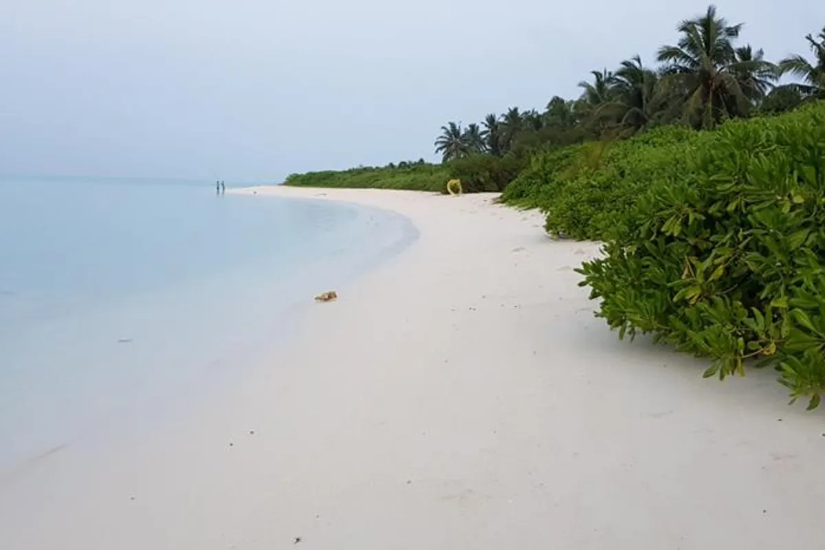 Nilandhoo - Maldives local island