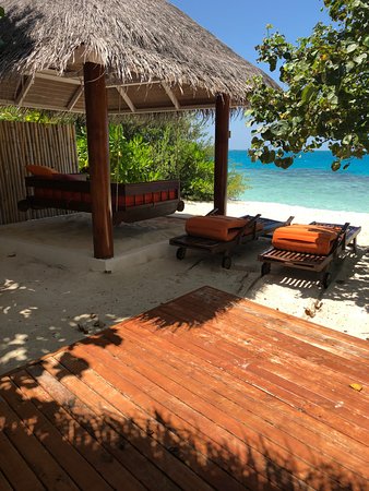 Jacuzzi Deluxe Beach Villa at Sun Siyam Vilu Reef